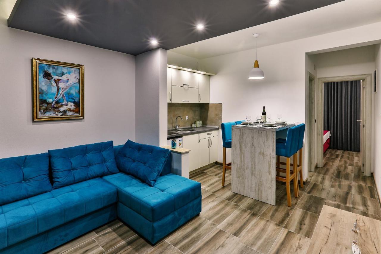 באר De Lux Apartments Luka מראה חיצוני תמונה