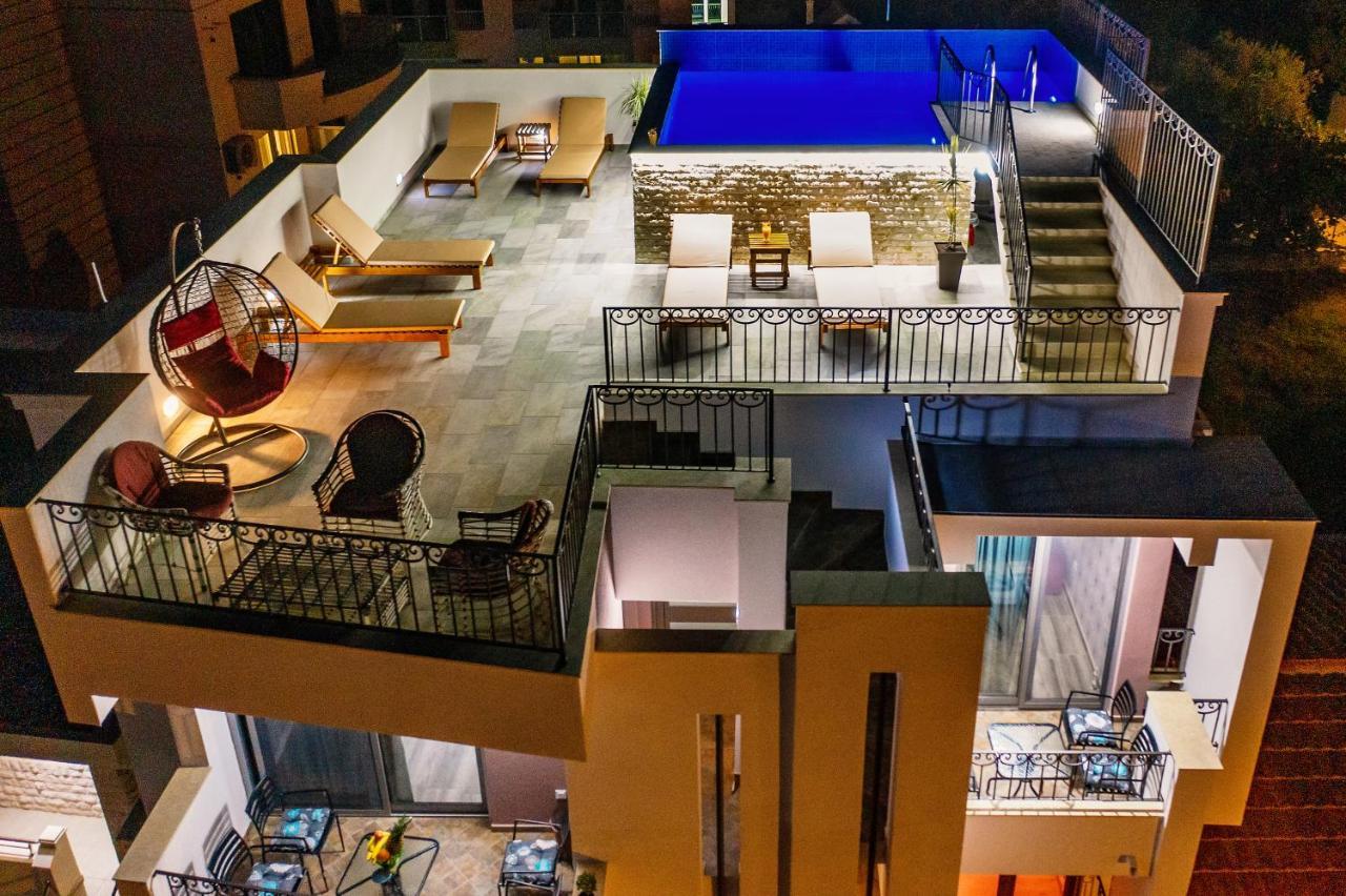 באר De Lux Apartments Luka מראה חיצוני תמונה