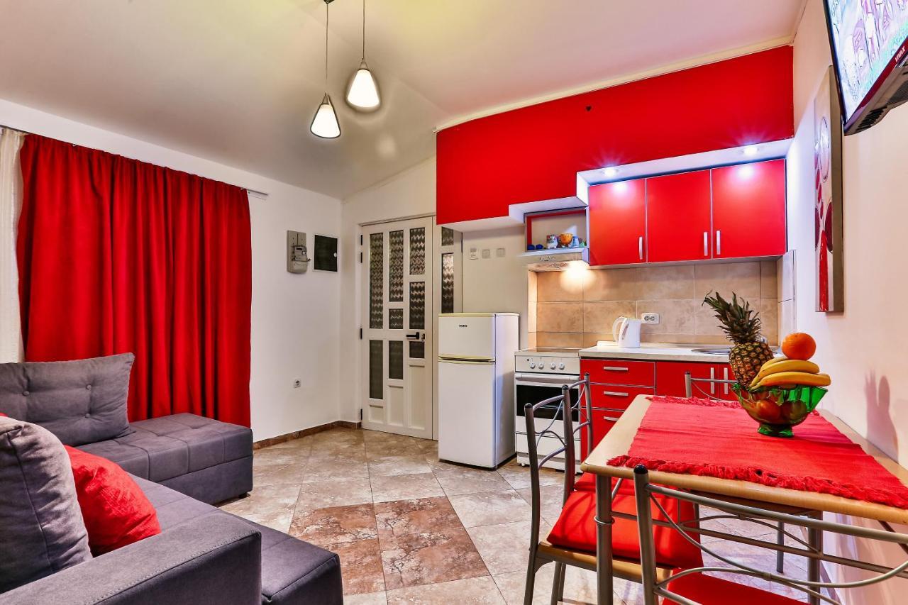 באר De Lux Apartments Luka מראה חיצוני תמונה