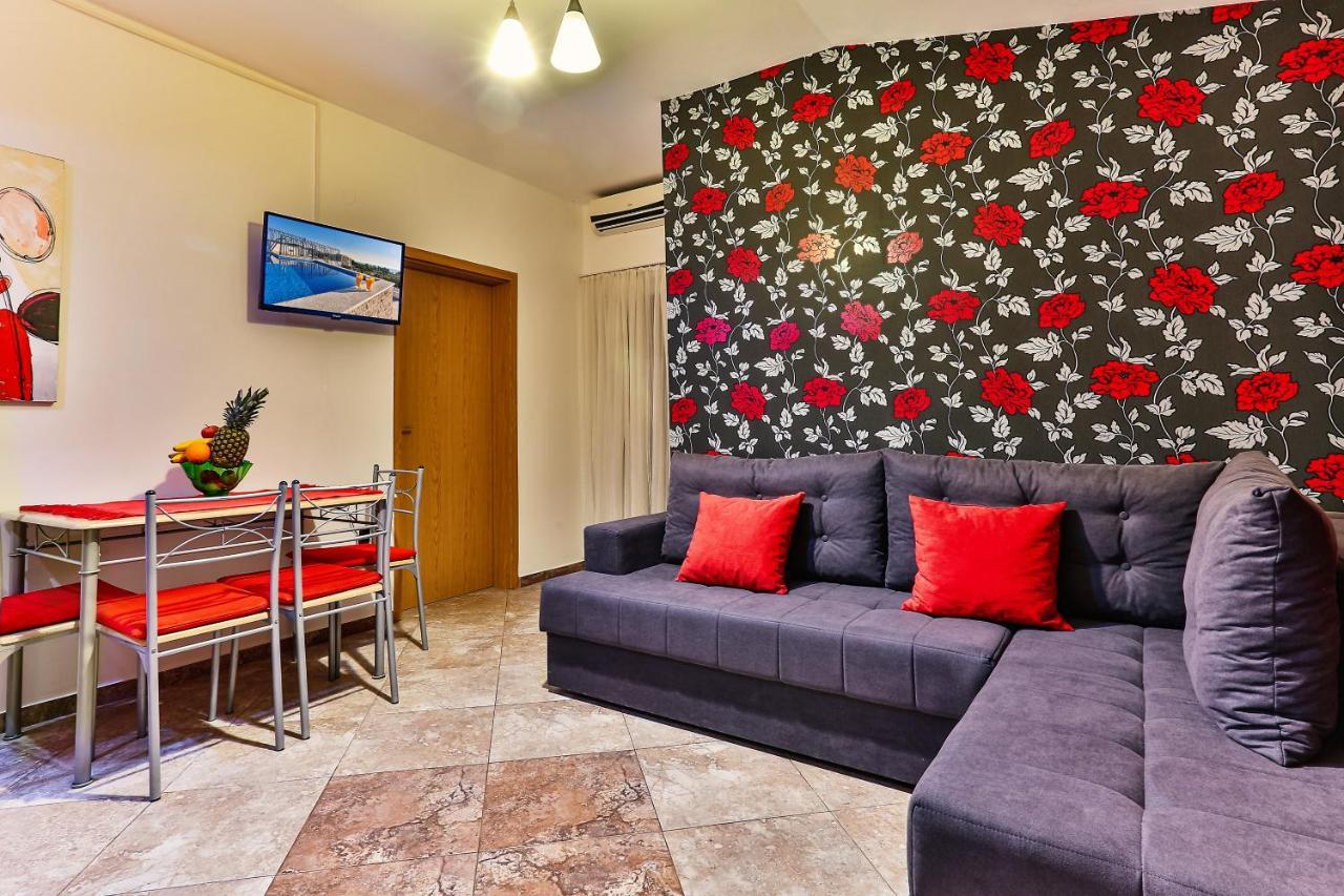 באר De Lux Apartments Luka מראה חיצוני תמונה